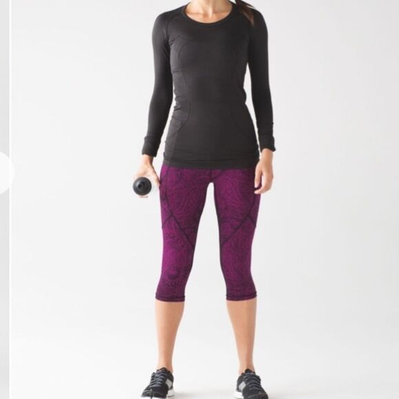 Lululemon Outrun Crop Purple Mesh Paisley Print - Picture 11 of 12